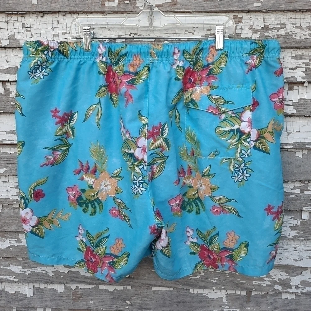 Tommy Bahama tote inventory good
